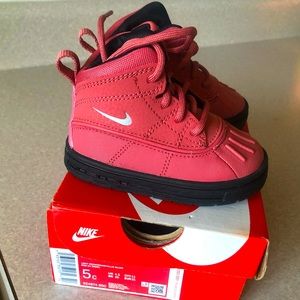Toddler 5c Nike boots